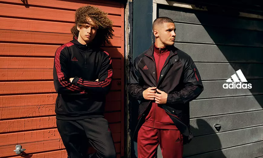 Geschenkkarte mit 35 € oder 50 € Guthaben + 15 € oder 25 € Extra-Guthaben für Stores oder im Onlineshop von adidas - Primary Image