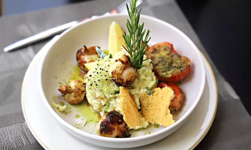 Aigues-Vives (Gard) : chambre double avec PDJ, menu en option