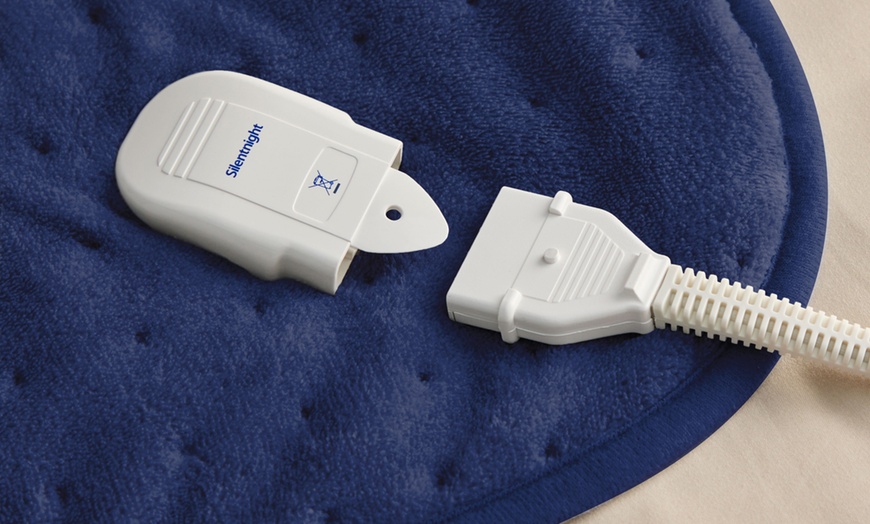 Image 13: Silentnight Luxury Heated Throw, Energy-Efficient Fleece Comfort