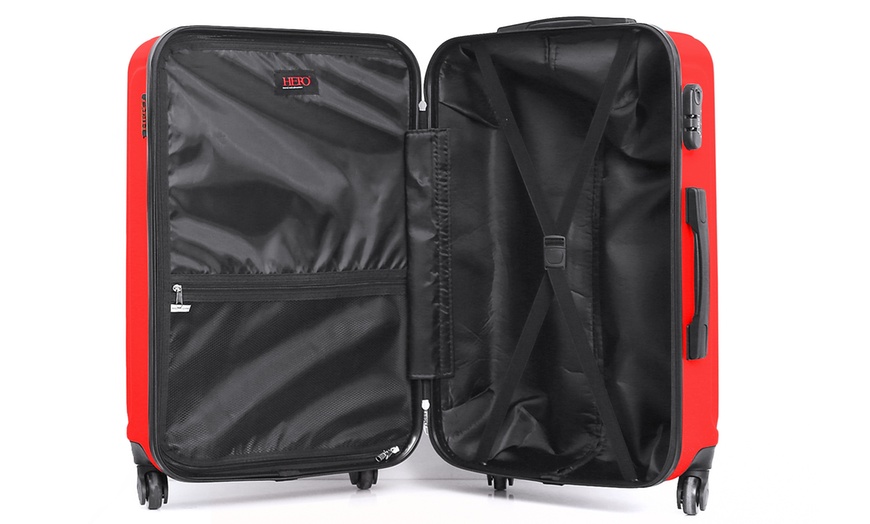 Image 24: Three-Piece Hero Luggage Set