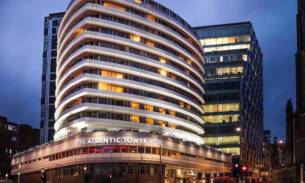 Liverpool: Standard Double Room with Breakfast