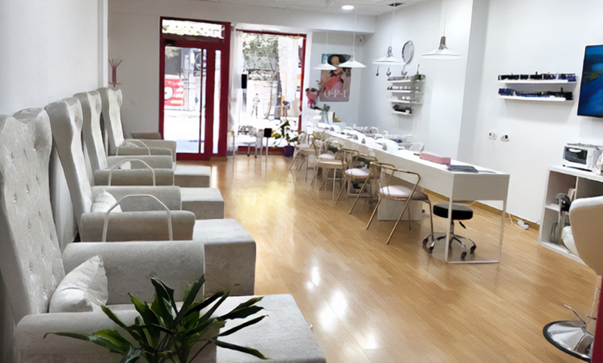 Image 3: Lifting y tinte de pestañas con opción a tratamientos adicionales 