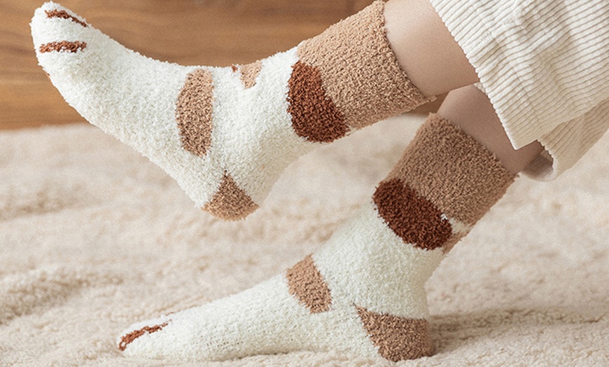 Image 3: Fleece Cat Paw Socks Six-Pack