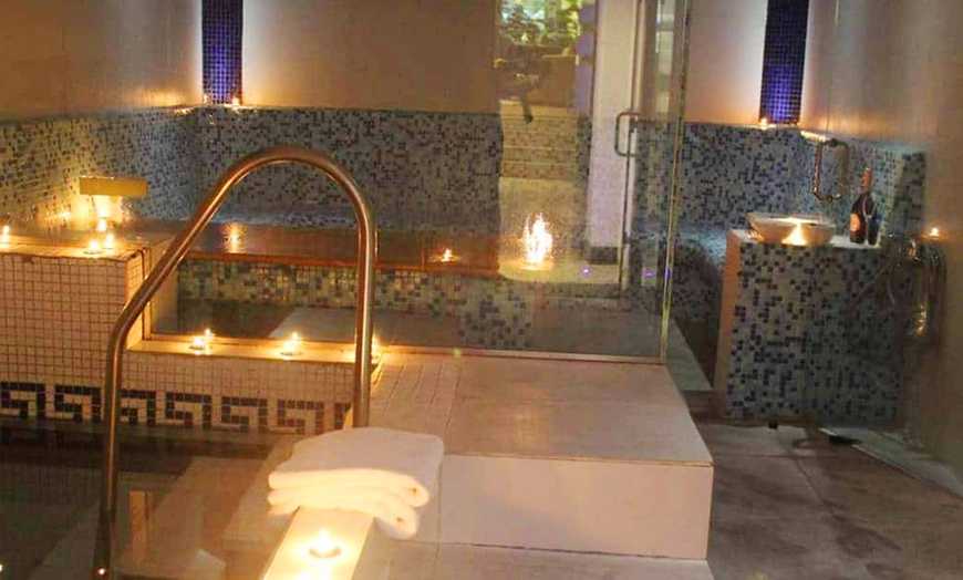 Image 3: Signature Fairmount Spa Massage (50 or 80 Minutes)