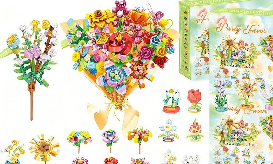 Image 2: Baustein-Adventskalender mit Blumen- oder Weihnachts-Motiven