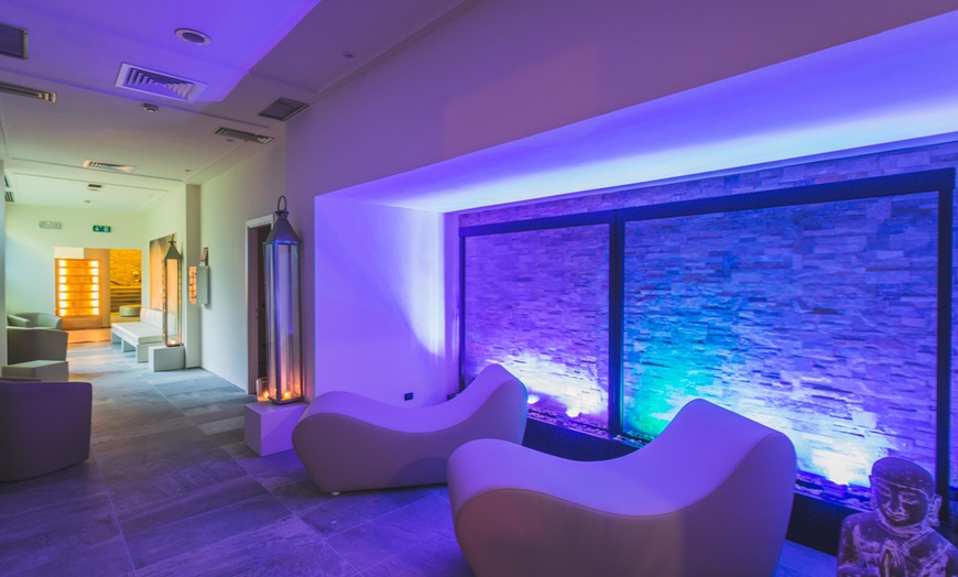 Image 4: Urbino 4*: camera Comfort o Deluxe con mezza pensione e Spa