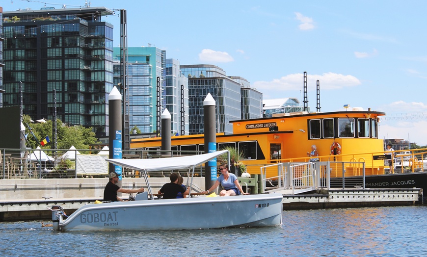 Image 2: 1, 2, or 3-Hours Boat Rental on April 18 - May 31 or June 01 - July 07