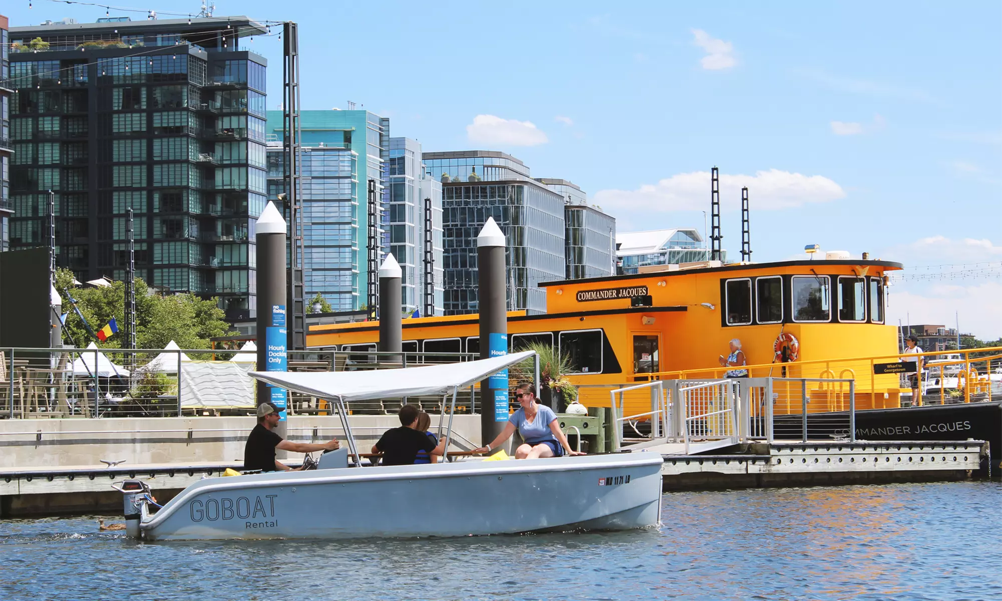 1, 2, or 3-Hours Boat Rental on April 18 - May 31 or June 01 - July 07