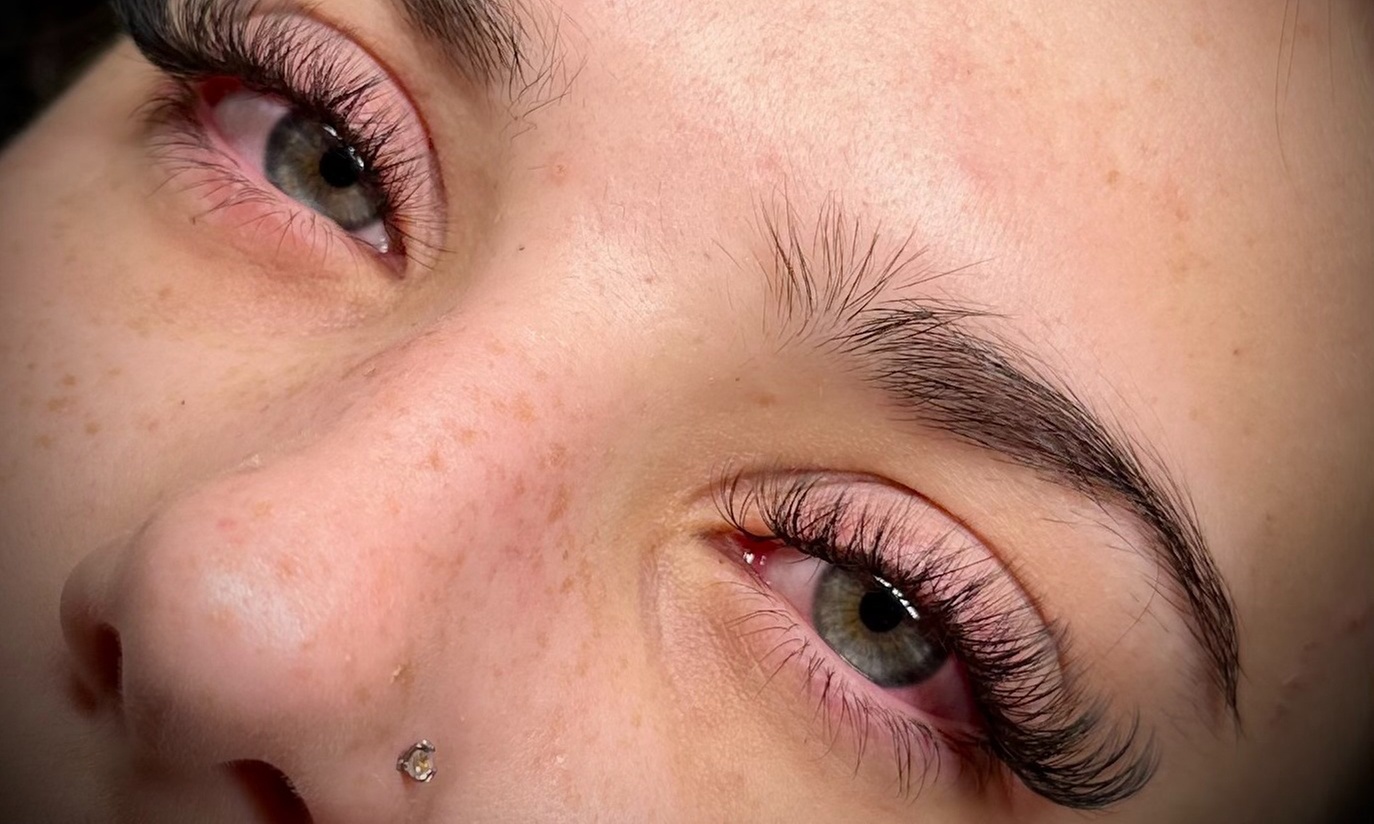 Classic Extensions or Lash Extensions w/ Volume & Optional 2-Week Fill
