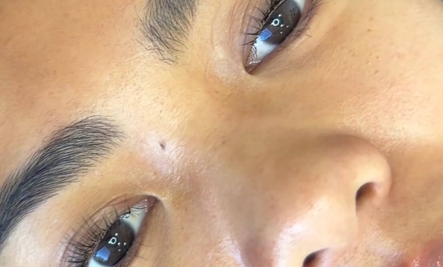 Image 3: Keratin Lash Lift & Brow Lamination for Enhanced Eye-Frame Beauty