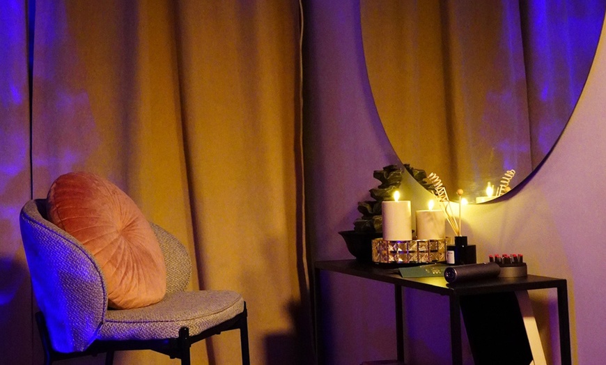 Image 13: Odkryj relaks z Head Spa i opcjonalnym masażem ciała