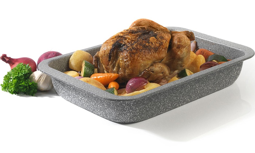 Image 1: Salter Non-Stick Roasting Pan