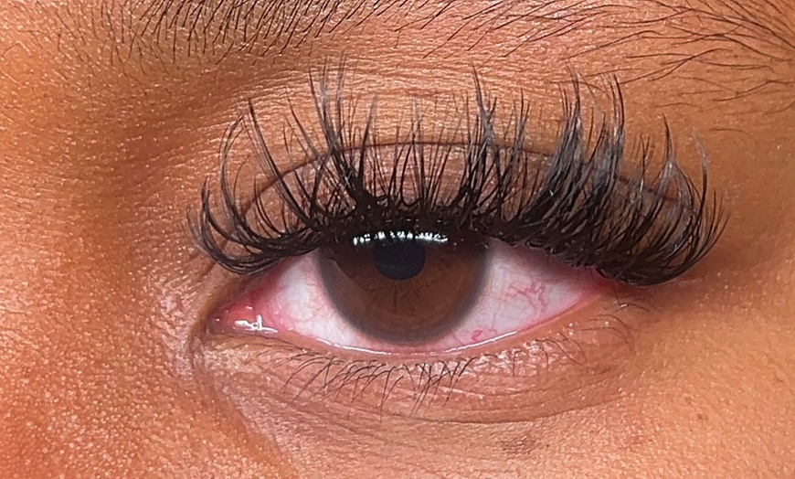Image 6: Customizable Lash Sets at Flutter and Bloom to Enhance Your Style