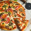 Image 4: Menú vegetariano de pizzas para 2 o 4 personas con entrante y bebida