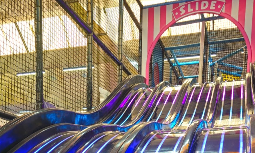 Image 5: ¡Salta sin parar! 1 o 2 horas de saltos en camas elásticas para 1 