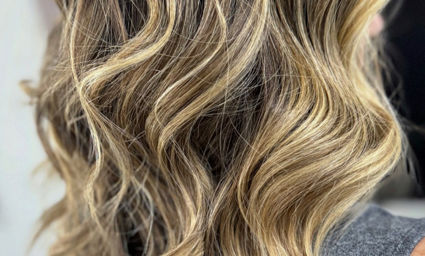 Image 2: Partial Highlights with Blow-Dry — Optional Conditioning Treatment