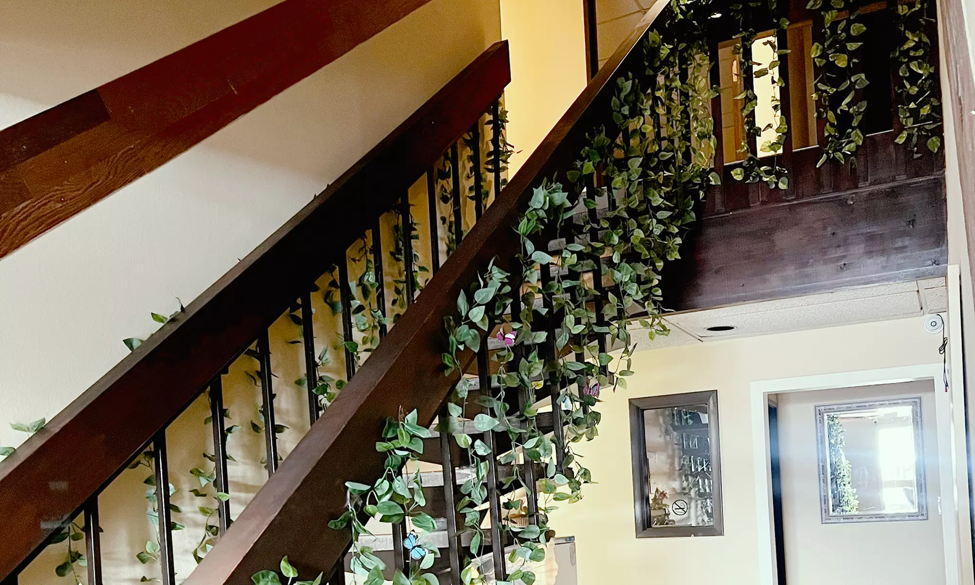 1, 2 or 3X Sessions of Choice-of-Massage (60 Min) + Hot-Stones & More