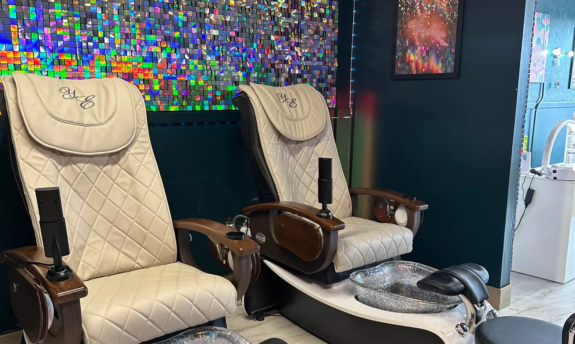 Get a Full Set Aprés Gel-X Soft Gel or Luxury Spa Pedicure