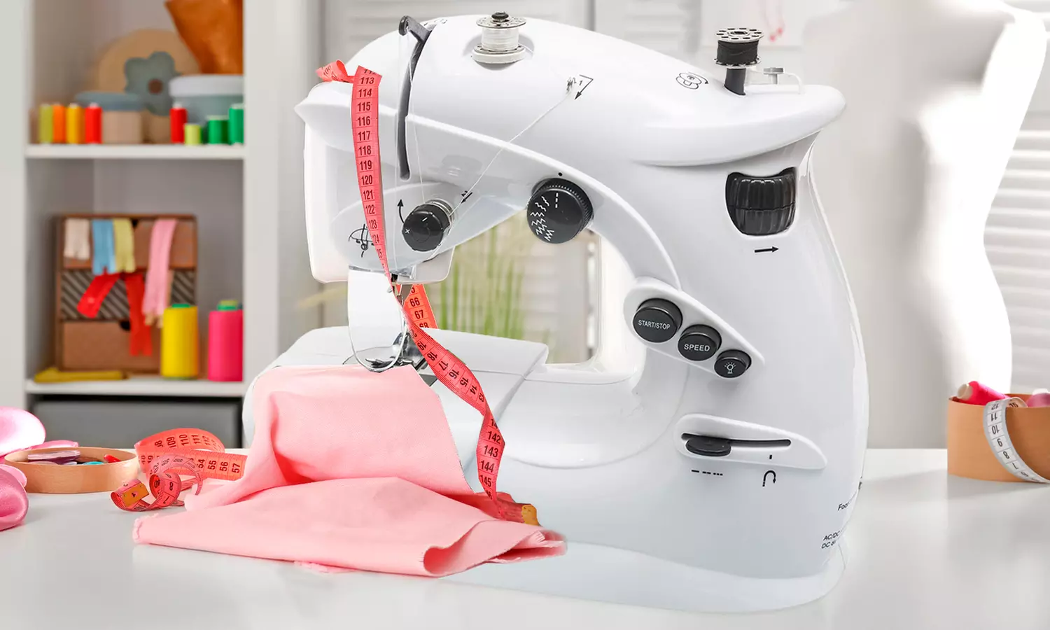 Machine à coudre 7 points de la marque Silvano - Primary Image