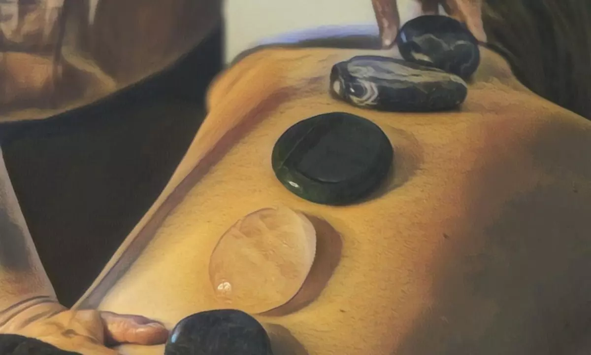 Profesjonalne masaże: tajski stóp, masaż kamieniami Upala i więcej