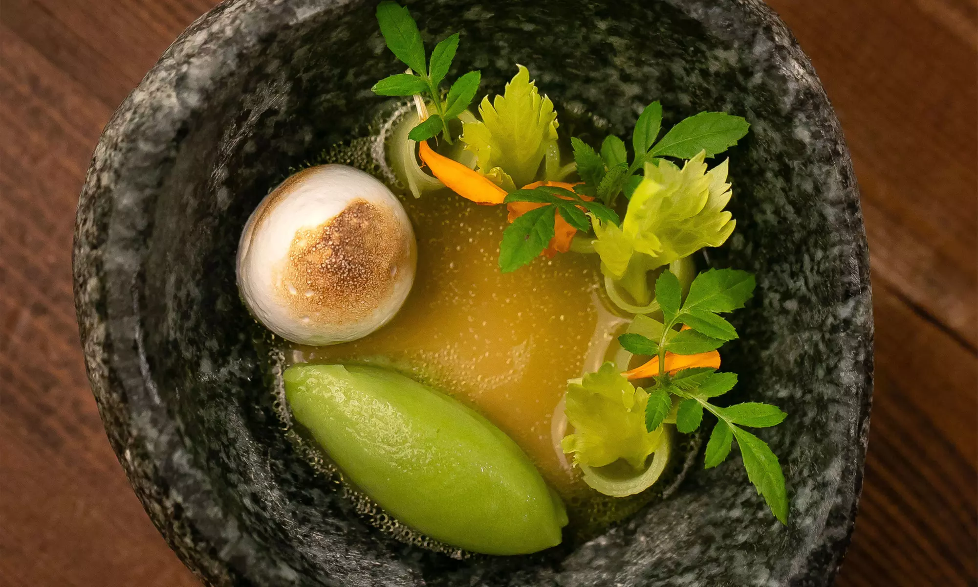 Entdecke den kulinarischen Himmel: 6-Gänge-Menü im Michelin-Restaurant