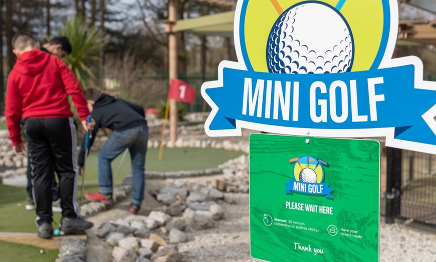 Image 1: Fun Awaits: Mini Golf Fun for 2, 4, or 6 People – Perfect for Groups