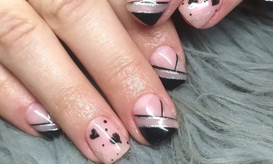 Image 6: Manicura y pedicura semipermanente: 1 o 3 sesiones