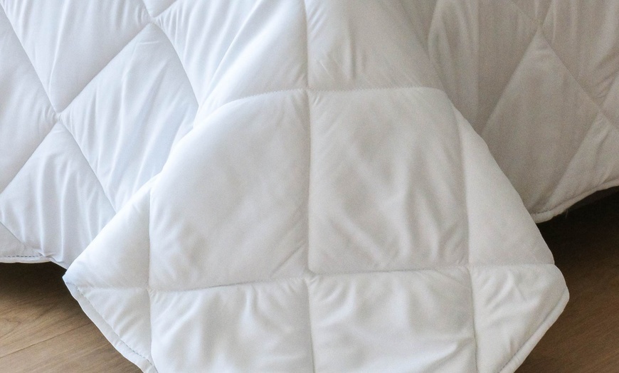 Image 3: Couette en microfibre hypoallergénique, 300 g/m²
