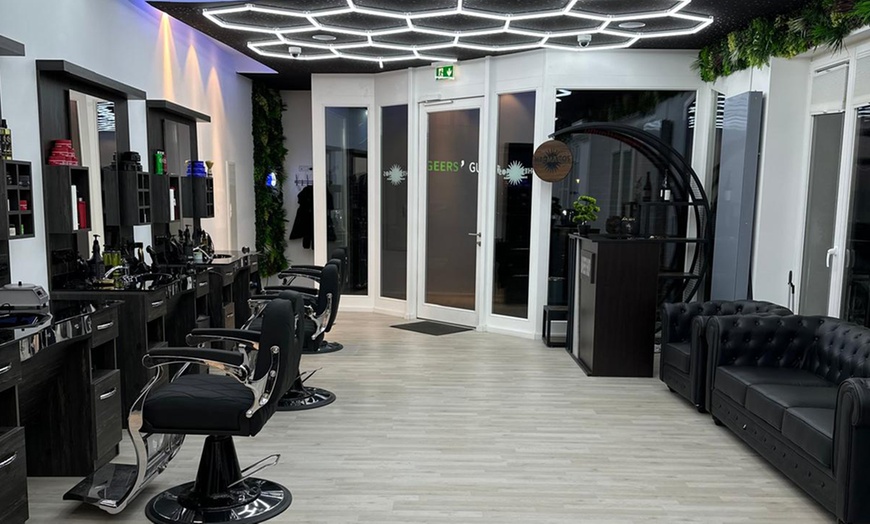 Image 15: Herren-Haarschnitt opt. inkl. Bart-Pflege für 1 Person