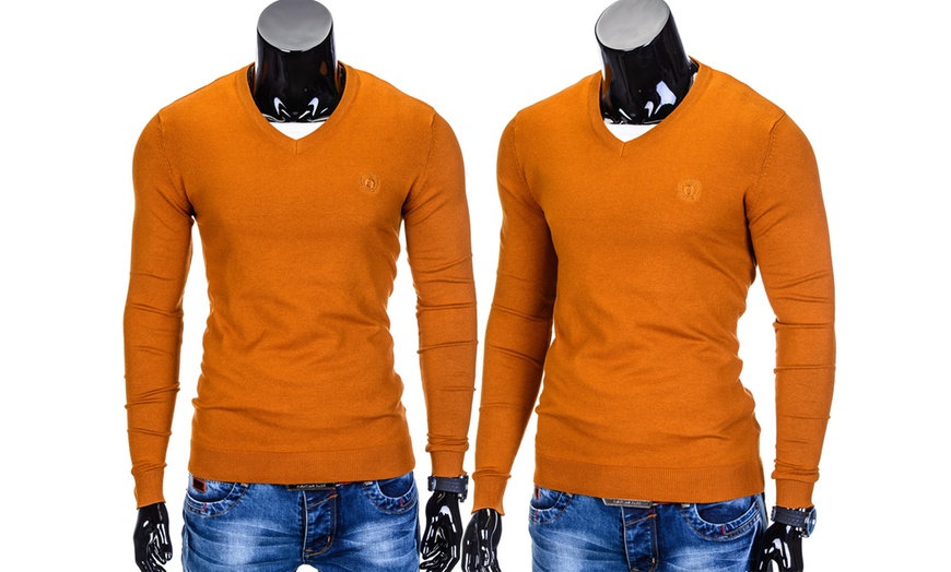 Image 2: Men's V-Neck Sweater