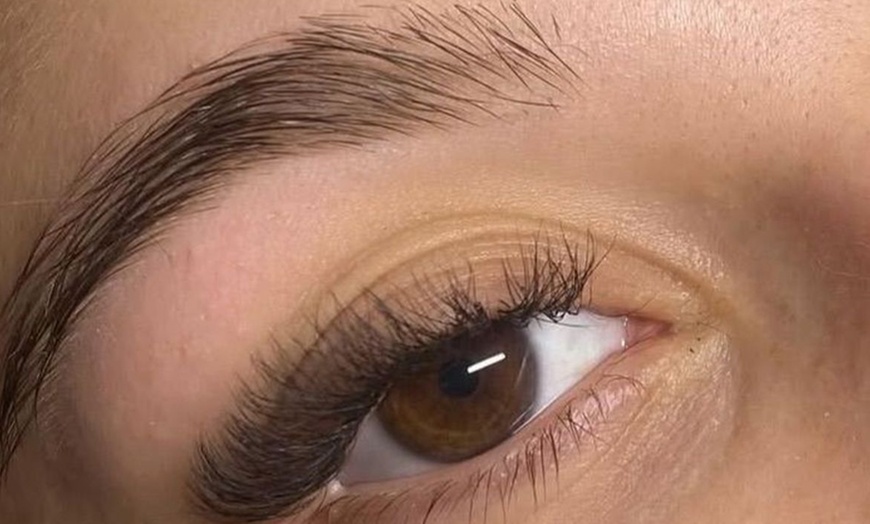 Image 1: Rehaussement de cils, browlift ou extension de cils