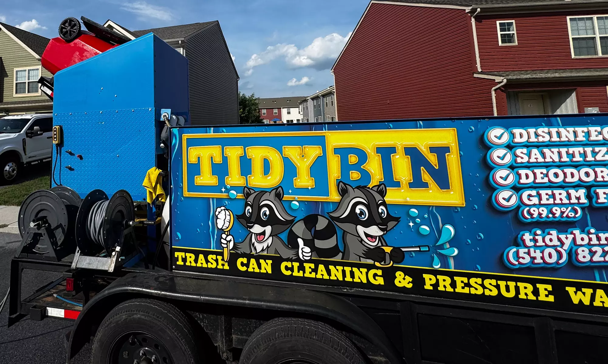 Experience On-location Curbside Trash Can Pressure Washing Service