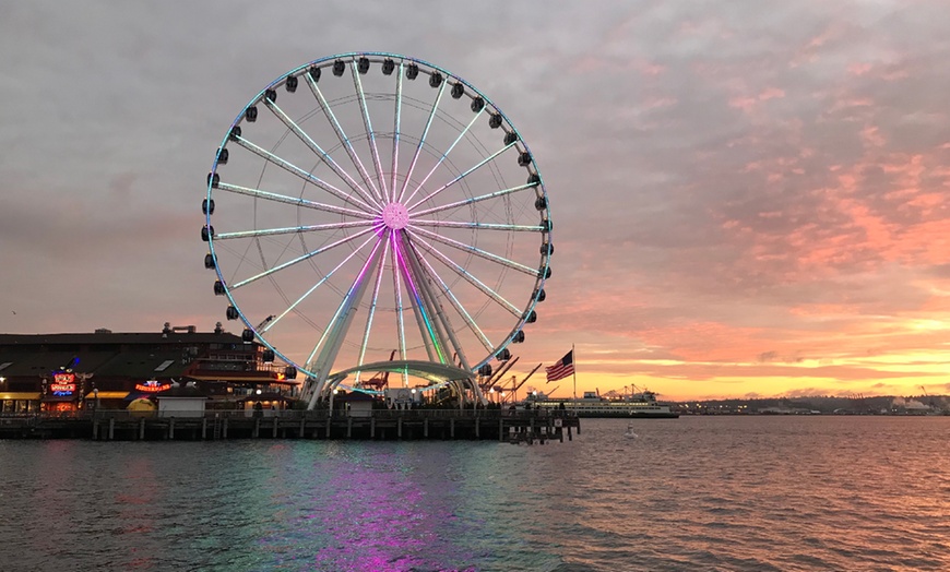 Image 2: Explore Seattle by Night with a Guided Tour for One Adult or One Child