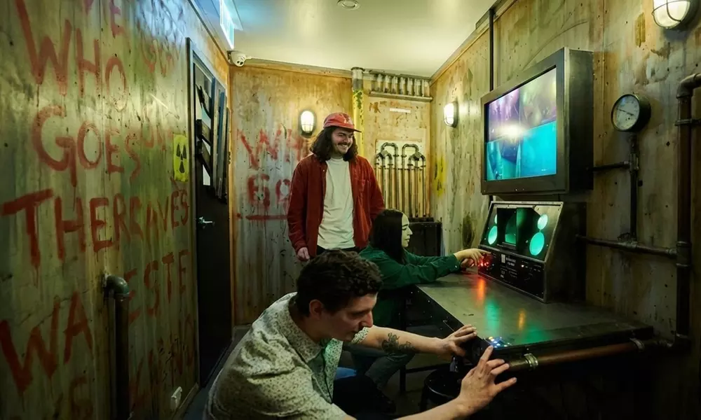 60-Minute Escape Room Adventures with Multiple Themed Challenges