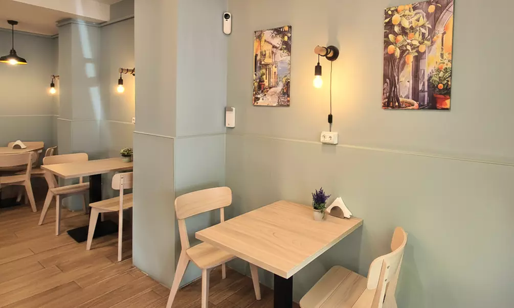 Menú mediterráneo con entrante, principal, postre y bebida para 2 o 4