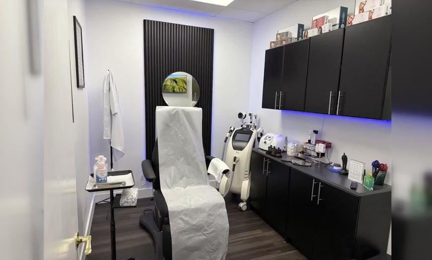 Image 3: 50, 10 or 150 Units of Dysport for a Youthful Glow