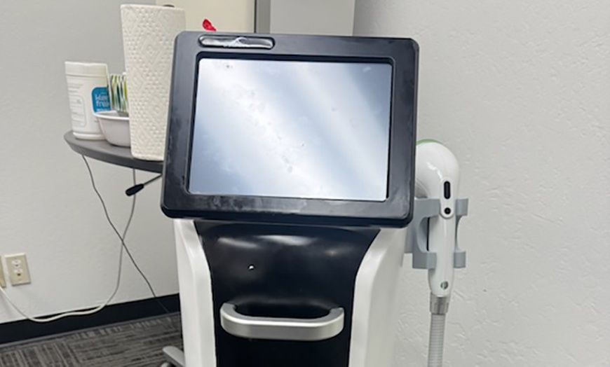Image 3: Unwind with 1 or 3-Pack of 60-Minute Massages or Shockwave Therapy