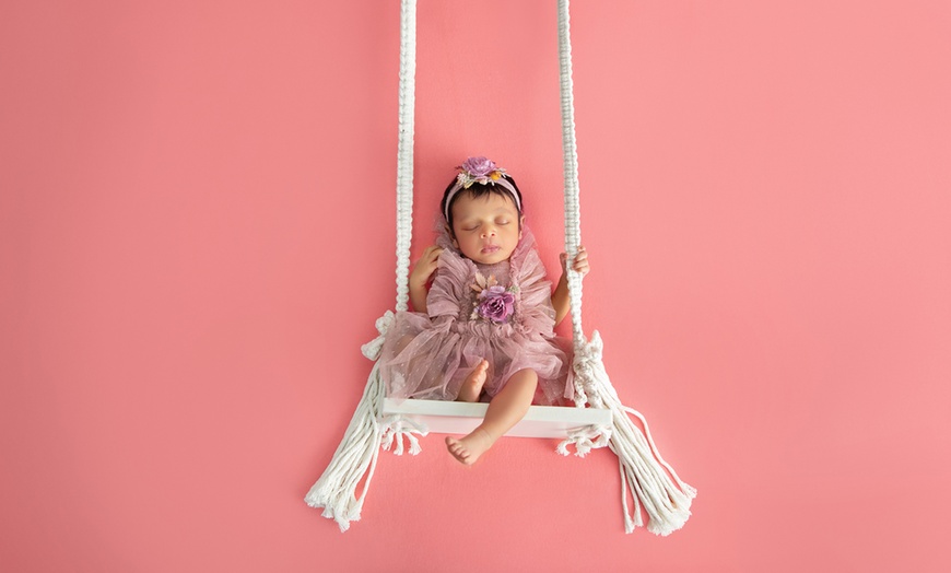 Image 5: Up to 50% Off on Photography Class at Focus Queen Photos