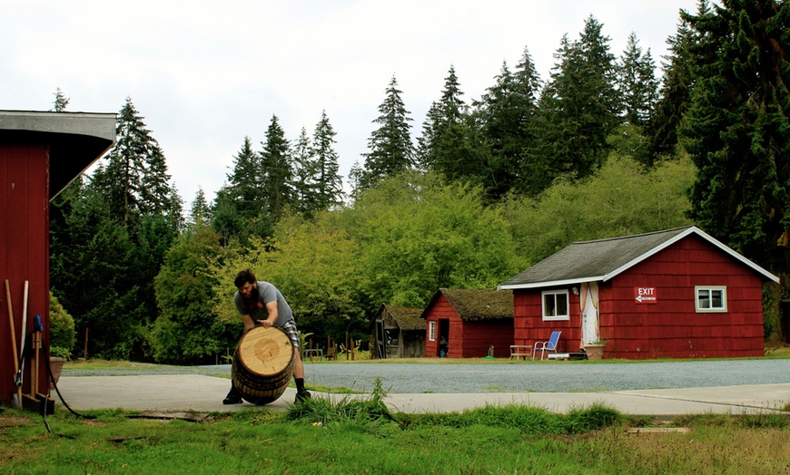 Image 15: Award-Winning Spirits Flight, Cocktail & FREE Glencairn Glass