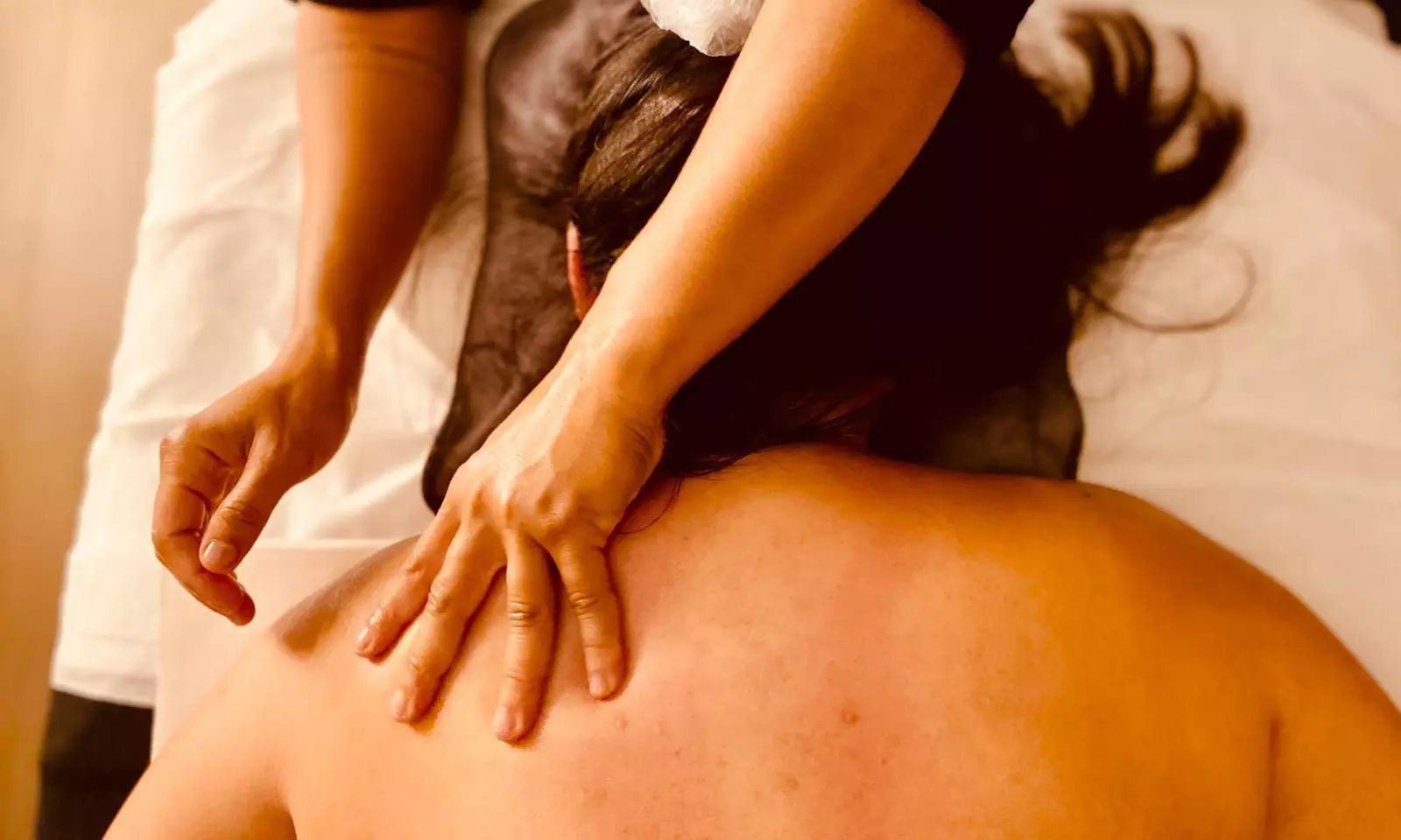 Masaje de 45 min. con opción a reflexología podal y/o masaje facial