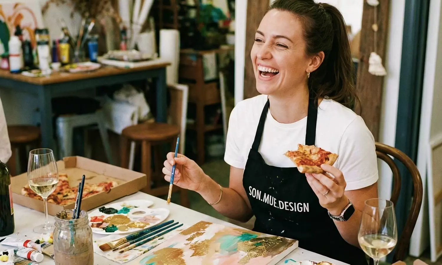 Clase de pintura con pizzas y bebidas para 1 o 2 personas