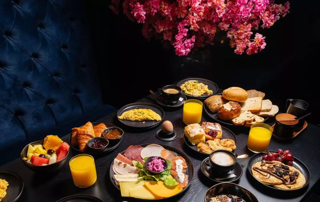 Frühstück deluxe auf der Reeperbahn: starte den Tag mit einem Frühstücksbuffet für 1-4 Pers. (bis 44% sparen) - Primary Image