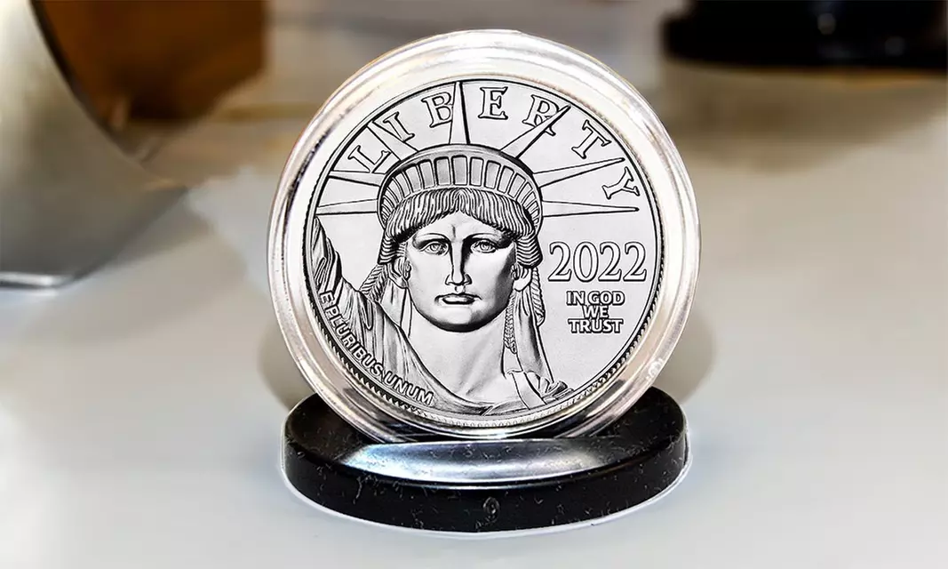 2022 One Trillion Dollar Tribute Proof Coin 1 oz Silver Nickel Plated 39 mm