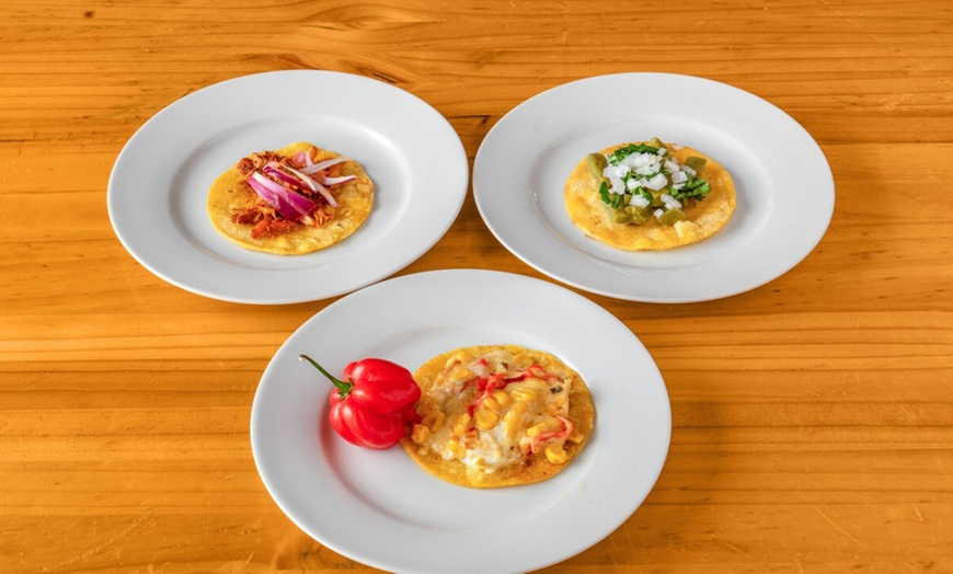 Image 15: Menú mexicano para 2 o 4 con nachos, tacos y margaritas o refrescos