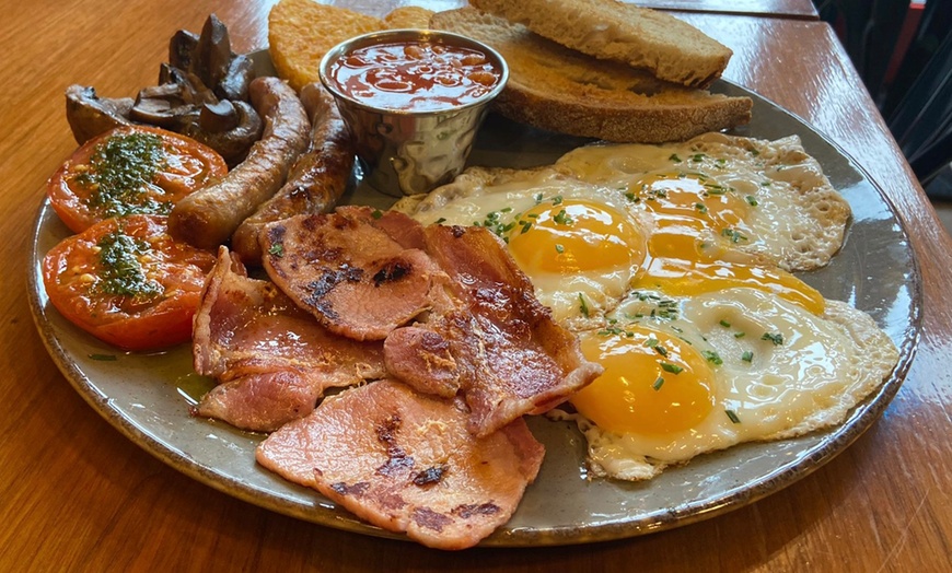 Image 6: Enjoy Dining of £30 or 65 Voucher with Great Discount on Monday-Friday