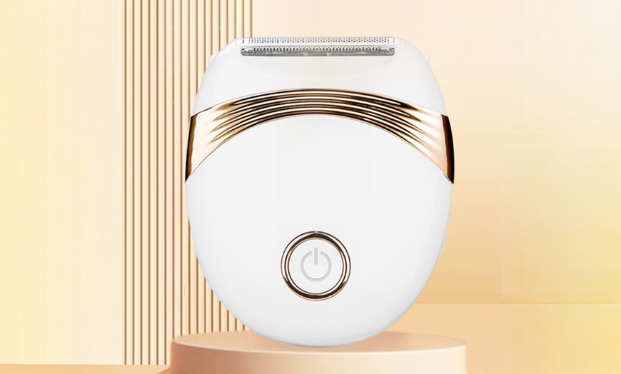 Image 7: Mini Electric Razor