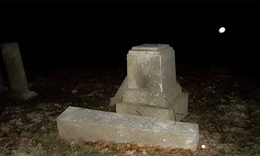 Image 3: Join the Spooky Fun with Haunted Hannibal Ghost Tour 