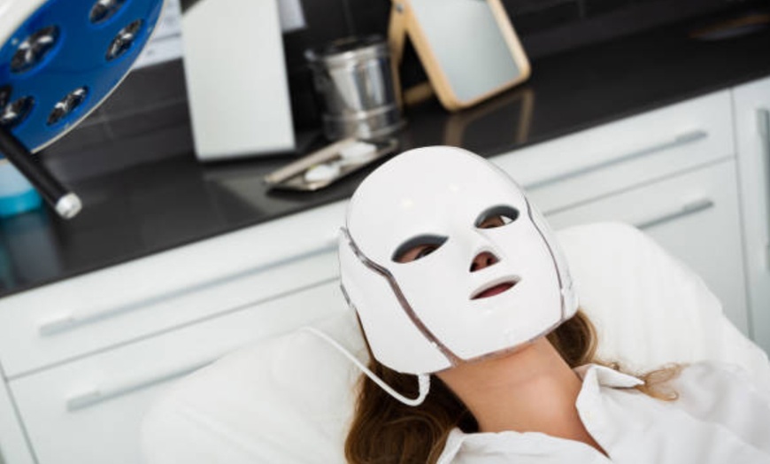 Image 11: Limpieza facial, Hydrafacial o Premium con kobido y máscara led/oro 