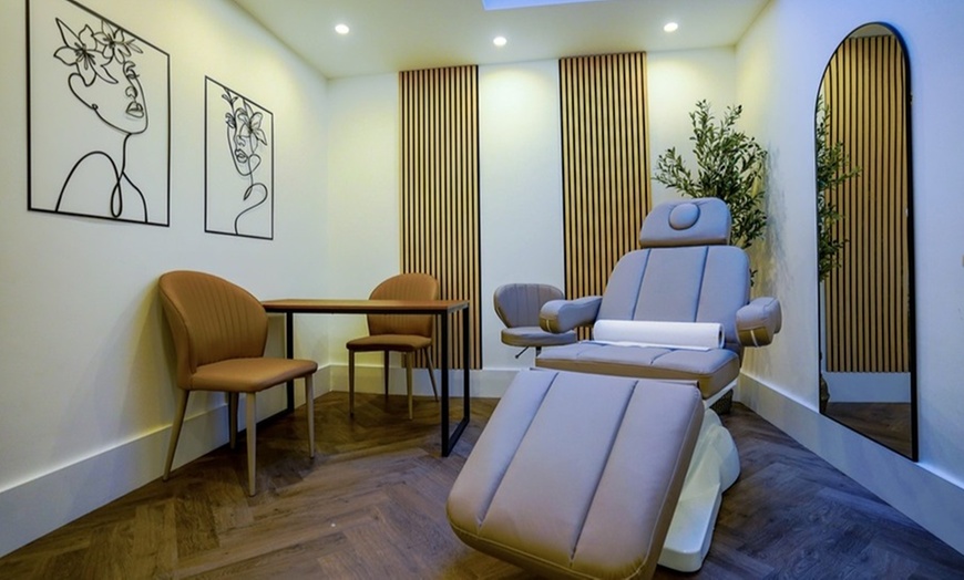 Image 7: Achieve a Natural Look with Dermal Filler 0.5ml, 1ml, or 2ml