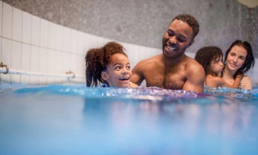 Image 4: Plons in de pret met tickets voor Aqua Mundo in Center Parcs